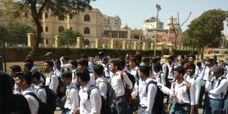 مون سون بارشیں سندھ میں سکولوں سے متعلق کیا فیصلہ ہوا؟