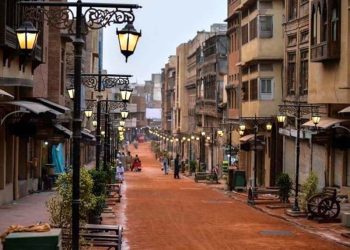 پشاور کی تاریخ اور اس کے مشہور مقامات کون سے ہیں؟