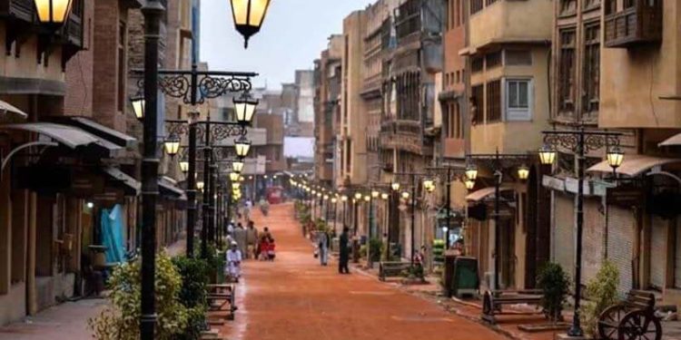 پشاور کی تاریخ اور اس کے مشہور مقامات کون سے ہیں؟