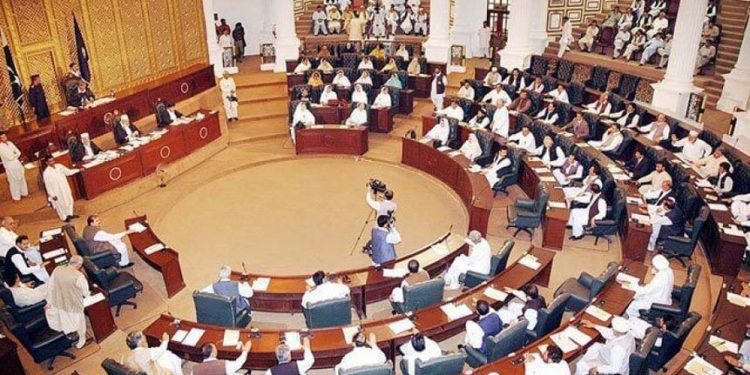 خیبر پختونخوا حکومت کا آئینی ترامیم کے خلاف سپریم کورٹ میں درخواست دائر کرنے کا فیصلہ