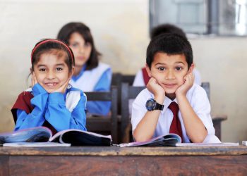 سرکاری سکولوں کی نجکاری، اساتذہ کا شدید احتجاج