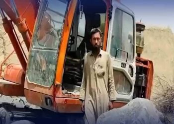 سیلاب زدگان کو بچانے والے ڈرائیور محب اللہ کو 25 لاکھ روپے انعام