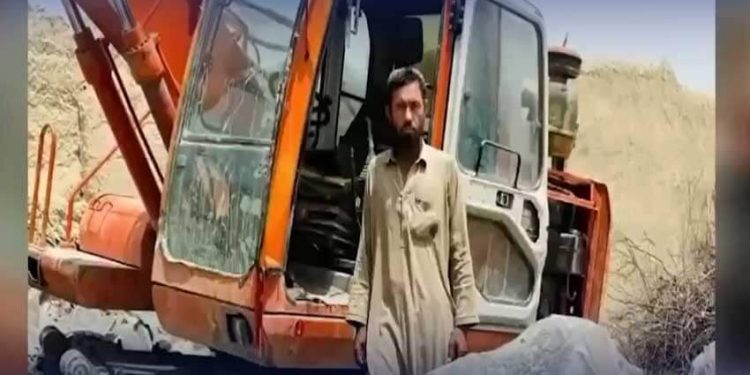 سیلاب زدگان کو بچانے والے ڈرائیور محب اللہ کو 25 لاکھ روپے انعام