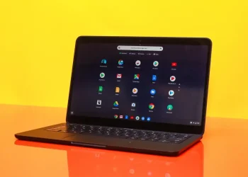 گوگل کا پاکستان میں 2026 تک پانچ لاکھ کروم بکس تیار کرنے کا منصوبہ شروع