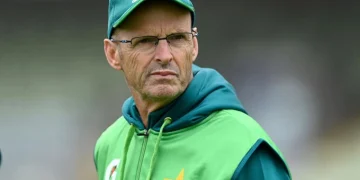 کرکٹ ٹیم کے وائٹ بال کوچ گیری کرسٹن نے استعفی دے دیا