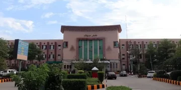 نشترہسپتال میں شٹل بس سروس: ملتان میں عوامی سہولت کا اہم قدم