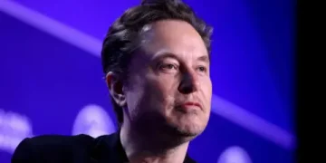 ایلون مسک دنیا کے سب سے امیر ترین شخص بن گئے