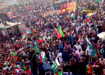 تحریک انصاف کا لانگ مارچ