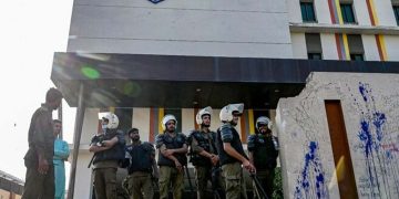 پنجاب کالج واقعہ لڑکی کی جعلی ماں بن کر ویڈیو بنانے والی ٹک ٹاکر گرفتار