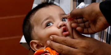 پولیو وائرس کیا ہے؟ علامات اور بچاؤ کے طریقے