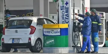 سال 2025 کا تحفہ پیٹرول کی قیمتوں میں اضافہ