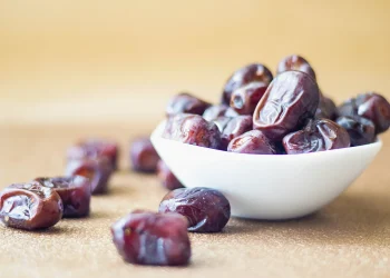 سردیوں میں گرم دودھ کے ساتھ کھجور کے حیرت انگیز فوائد