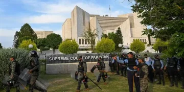 سپریم کورٹ کی فوجی عدالتوں کو کیسز نمٹنے کی مشروط اجازت