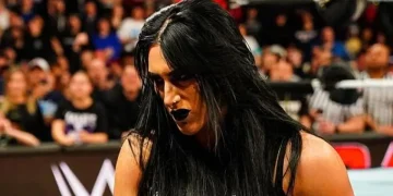 wwe raw میں ریا رپلی کی جیت