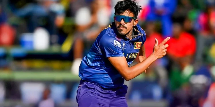 تھیکشانا کا شاندار ہیٹ ٹرک سری لنکن اسپنر نے تاریخ رقم کی