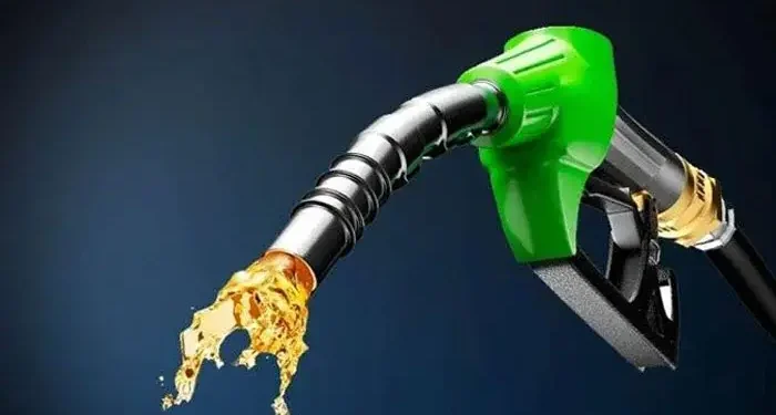 حکومت کا آج رات پیٹرول اور ڈیزل کی قیمتوں میں اضافے کا امکان