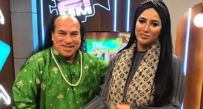 چاہت فتح علی خان کی ماتھیرا کے خلاف قانونی کارروائی کی دھمکی