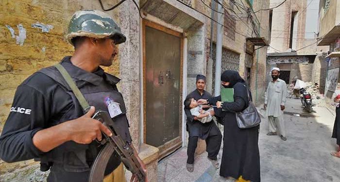 باجوڑ میں پولیو ٹیم کی حفاظت پر مامور پولیس اہلکار فائرنگ سے جاں بحق