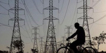 بجلی کے نرخوں میں کمی صارفین کو ریلیف ملنے کی امید