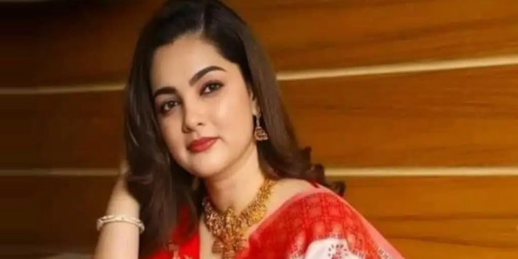 سابقہ بالی وڈ اداکارہ سے ہندو سنیاسی بننے والی ممتا کلکرنی شدید مالی بحران