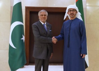 شیخ عبداللہ بن زاید اور اسحاق ڈار کی دوطرفہ تعلقات پر گفتگ