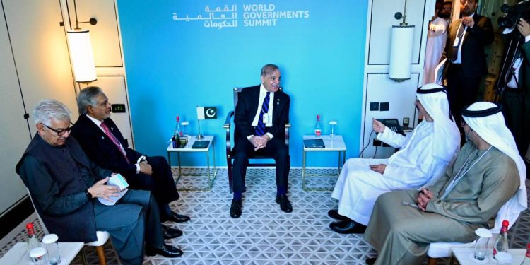 وزیراعظم شہباز شریف کی دبئی میں سرمایہ کاری و تجارتی توسیع پر گفتگو