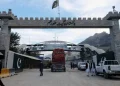 طورخم بارڈر ایک ماہ کی بندش کے بعد دوبارہ کھول دیا گیا ھے