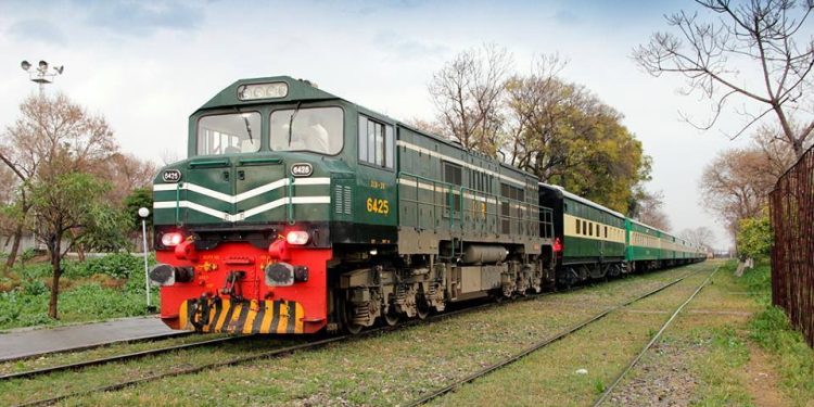 پاکستان ریلوے کا عیدالفطر پر کرایوں میں 20 فیصد کمی کا اعلان