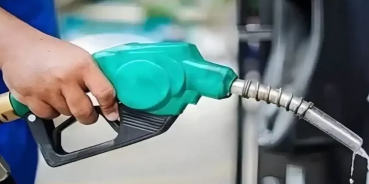 یکم مارچ سے پیٹرول مہنگا؟ عوام پریشان