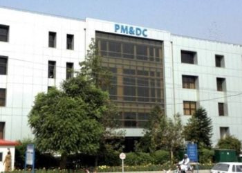 پی ایم ڈی سی نے نجی میڈیکل کالوں کی فیس میں کمی کا فیصلہ محفوظ کرلیا