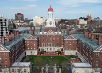 ہارورڈ یونیورسٹی کے خلاف ٹرمپ کا بڑا اقدام 2 ارب ڈالر کی فنڈنگ منجمد