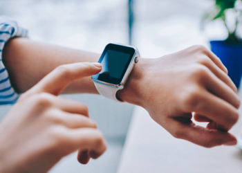 اسمارٹ واچ کو موبائل فون سے کیسے کنیکٹ کریں