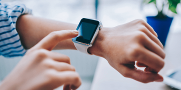 اسمارٹ واچ کو موبائل فون سے کیسے کنیکٹ کریں