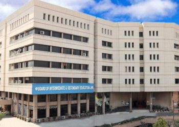 لاہور بورڈ نے انٹرمیڈیٹ اور میٹرک امتحانات ملتوی کر دیے