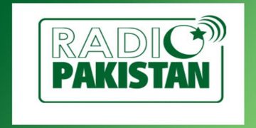 پاکستان میں بھارتی گانوں پر پابندی، وزیر کا ردعمل