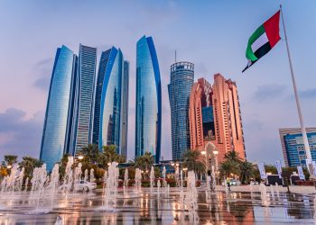 پاکستانی متحدہ عرب امارات میں ملازمت کو کیوں ترجیح دیتے ہیں؟