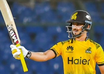 پشاور زلمی کے کوچ کا اعتراف صائم ایوب کو کھیل کی طرف جلدی واپس لانا غلطی تھی