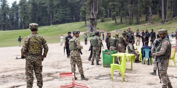 پہلگام حملہ سیکیورٹی خدشات اور مشتبہ افراد کے فوری نام سامنے آنے پر سوالات