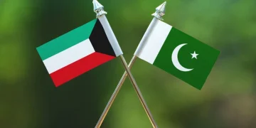 کویت نے پاکستانیوں پر ویزا پابندی ختم کر دی ہے