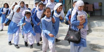 کیا کل اسکول بند رہیں گے ؟