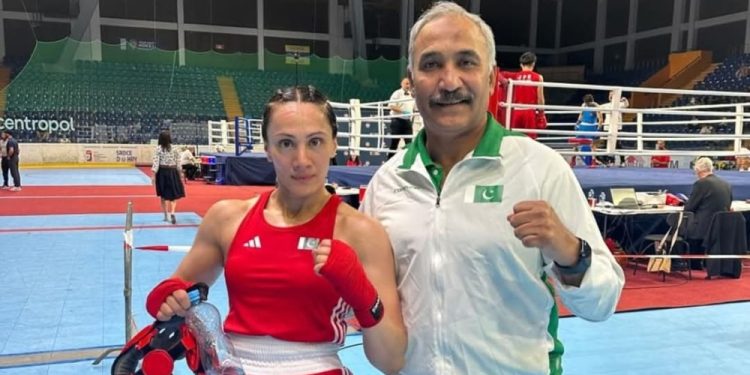 لاورا اکرم نے ویمنز باکسنگ میں پاکستان کے لیے تاریخ رقم کر دی