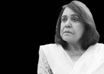 پاکستانی ڈرامہ انڈسٹری کی سینئر اداکارہ عائشہ خان کراچی میں انتقال کر گئیں
