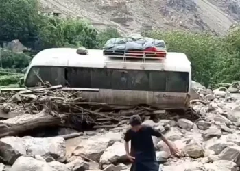 بابوسر ٹاپ پر افسوسناک سیلابی صورتحال 5 سیاح جاں بحق، کئی لاپتہ