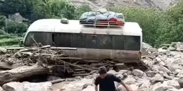 بابوسر ٹاپ پر افسوسناک سیلابی صورتحال 5 سیاح جاں بحق، کئی لاپتہ