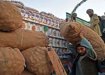 سندھ میں کم از کم اجرت میں 3,000 روپے اضافے کی تجویز