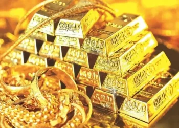 عالمی منڈی میں کمی کے بعد سونا سستا، چاندی کی قیمت برقرار