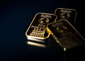 پاکستان اور عالمی منڈی میں سونے اور چاندی کی قیمتوں میں نمایاں کمی