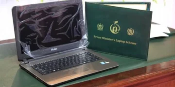 پنجاب حکومت کا مفت لیپ ٹاپ اسکیم کا دوسرا مرحلہ شروع کرنے کا اعلان