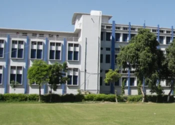 فیصل آباد کے 10 بہترین اسکول برائے معیاری تعلیم