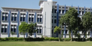 فیصل آباد کے 10 بہترین اسکول برائے معیاری تعلیم